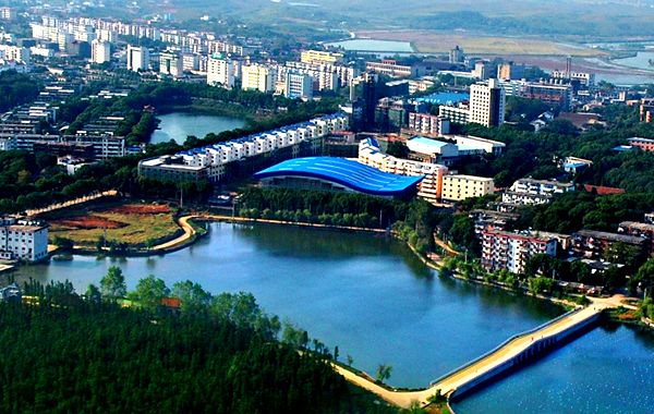 江西古城墙下的风华记忆